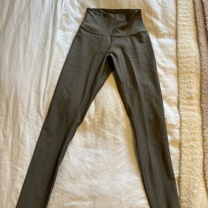 Alo leggings (airlift)